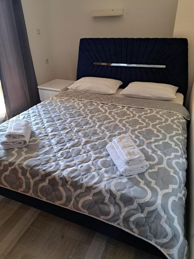 Tebi I Meni Appartement Zagreb Buitenkant foto